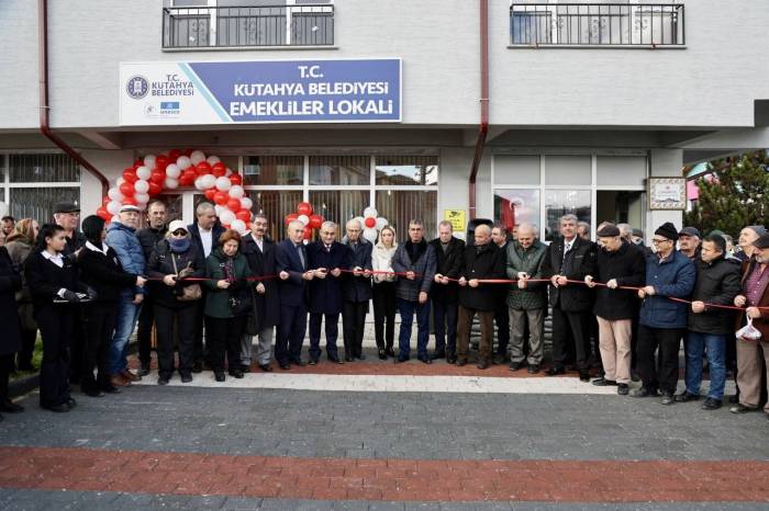 Kütahya Belediyesi Tarafından Cumhuriyet Mahallesine Yaptırılan Emekliler Lokali Hizmete Sunuldu