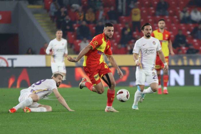 Göztepeli Messaoudi’den Son 4 Maçta 5 Gole Doğrudan Katkı