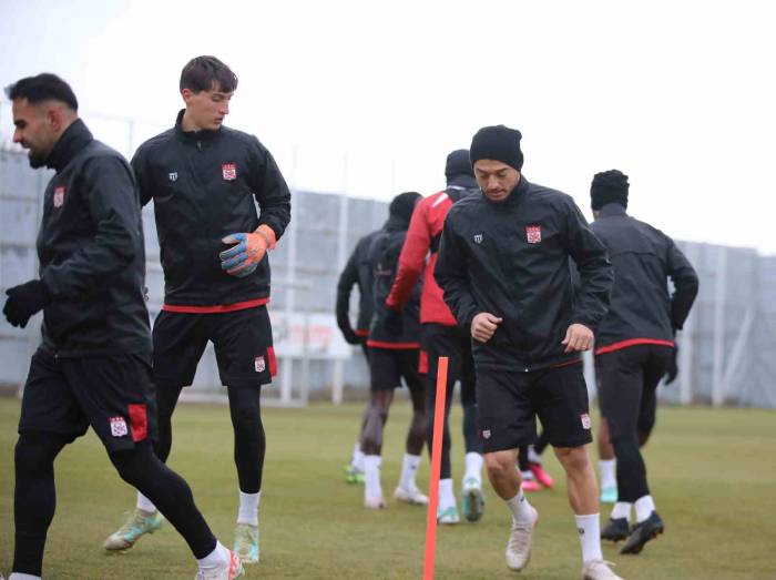 Sivasspor İstanbulspor Maçı Hazırlıklarını Tamamladı
