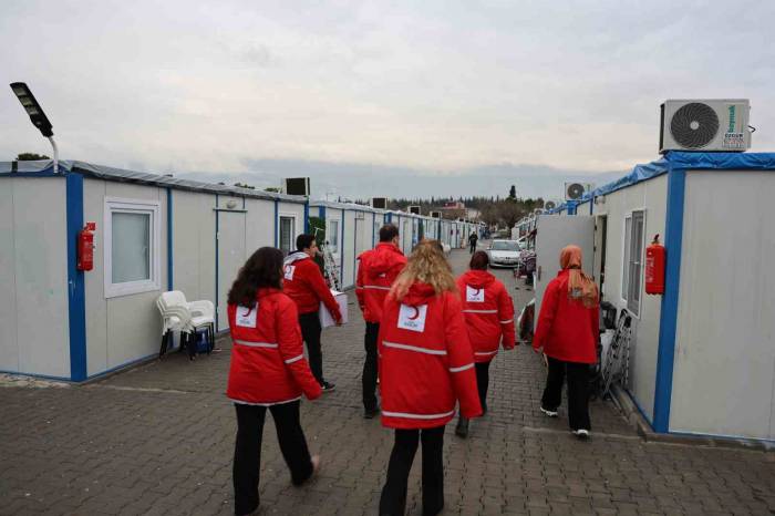 Kızılay’dan Deprem Bölgesine Kışlık Yardım