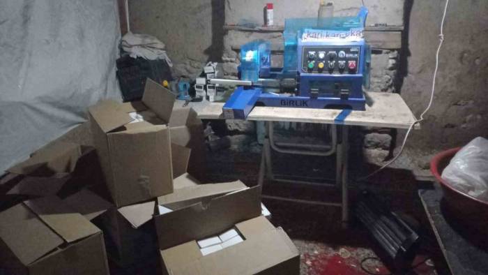 Uşak’ta Yüklü Miktarda Kaçak Makaron Ele Geçirildi