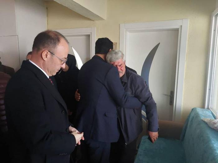 Ak Parti Teşkilatı Şehit Ailesinin Acısını Paylaştı