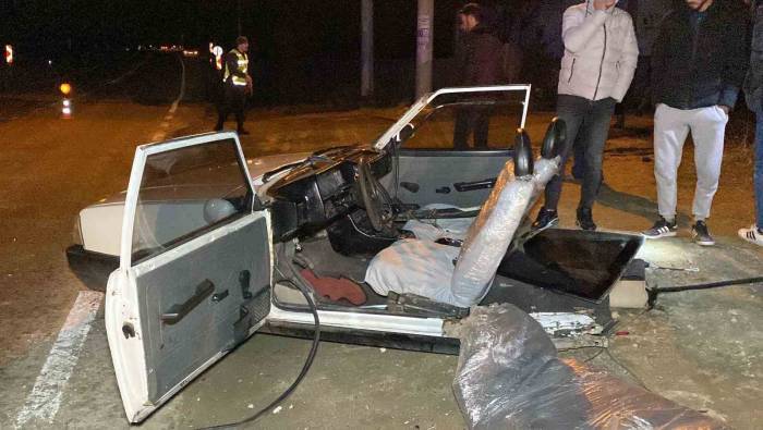 Arazi Aracı İle Çarpışan Otomobil İkiye Bölündü: 5 Yaralı
