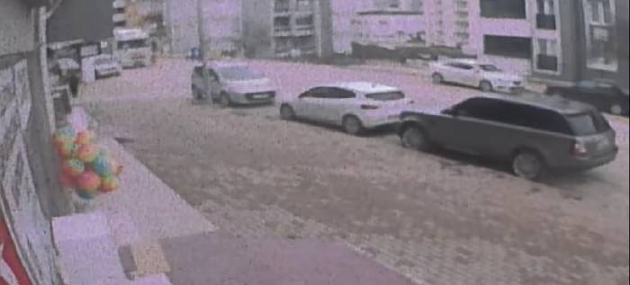 Bilecik’te 7 Yaşındaki Çocuğa Tır Çarpması Güvenlik Kamerasına Yansıdı