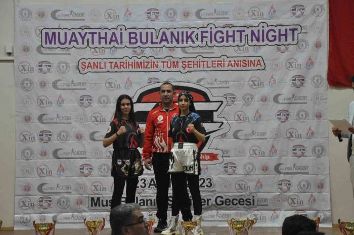 bulanikta muaythai figh night gecesi yapildi