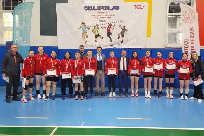 Okul Sporları Hentbolda Yarı Finalistler Belli Oldu