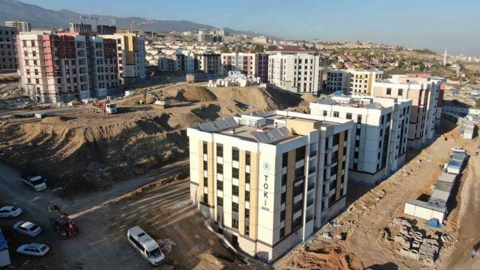 Dış Cephe Mantolamalarının Bitmesiyle Vatandaşları Cezbeden Afet Konutlarının Teslimine Yeni Yılla Birlikte Başlanacak