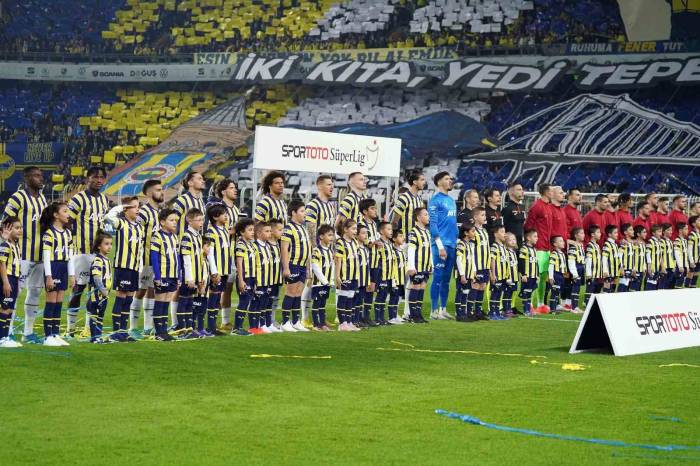 Kadıköy’de 13.5 Milyar Tl’lik Derbi