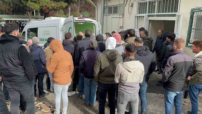 Paket Servis Götürürken Kaza Yapan Genç Hayatını Kaybetti