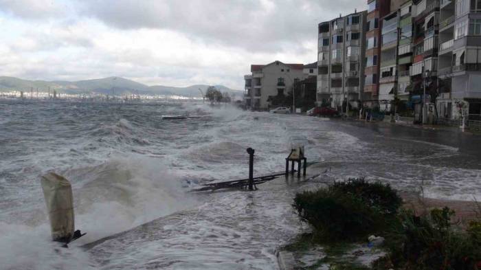 Kocaeli Valiliği Fırtınaya Karşı Uyardı