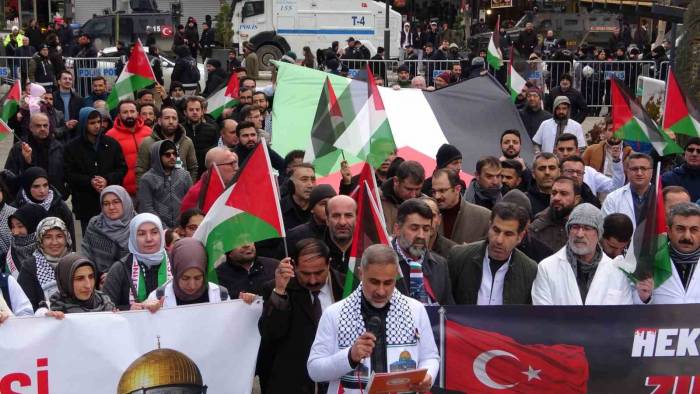 Van’daki Sağlık Çalışanlarından ’sessiz Yürüyüş’