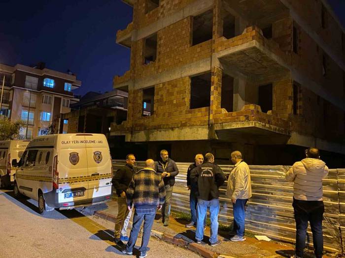 Antalya’da Boş İnşaatta Tanınmayacak Halde Bir Ceset Bulundu