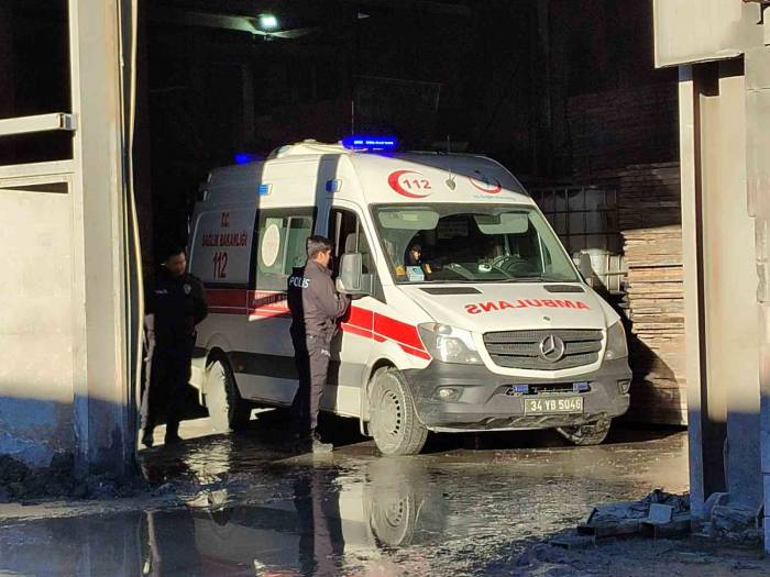 Arnavutköy’de Bakım Yaparken Beton Silosuna Düşen İşçinin Cenazesi Çıkartıldı