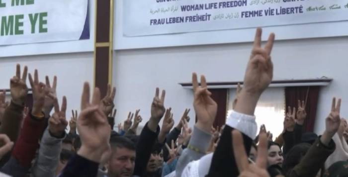 Dem Kongresinde Teröristler İçin "Şehit" Denilip Saygı Duruşunda Bulunuldu