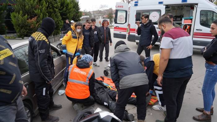 Edirne’de Motosiklet İle Otomobil Çarpıştı: 1 Yaralı