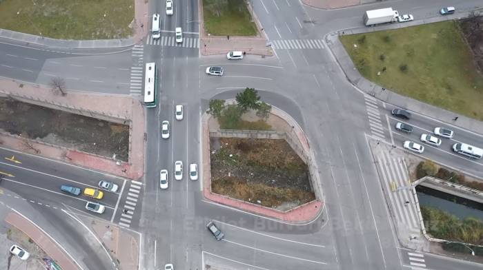 Büyükşehir Trafiği Rahatlatmak İçin Çalışıyor