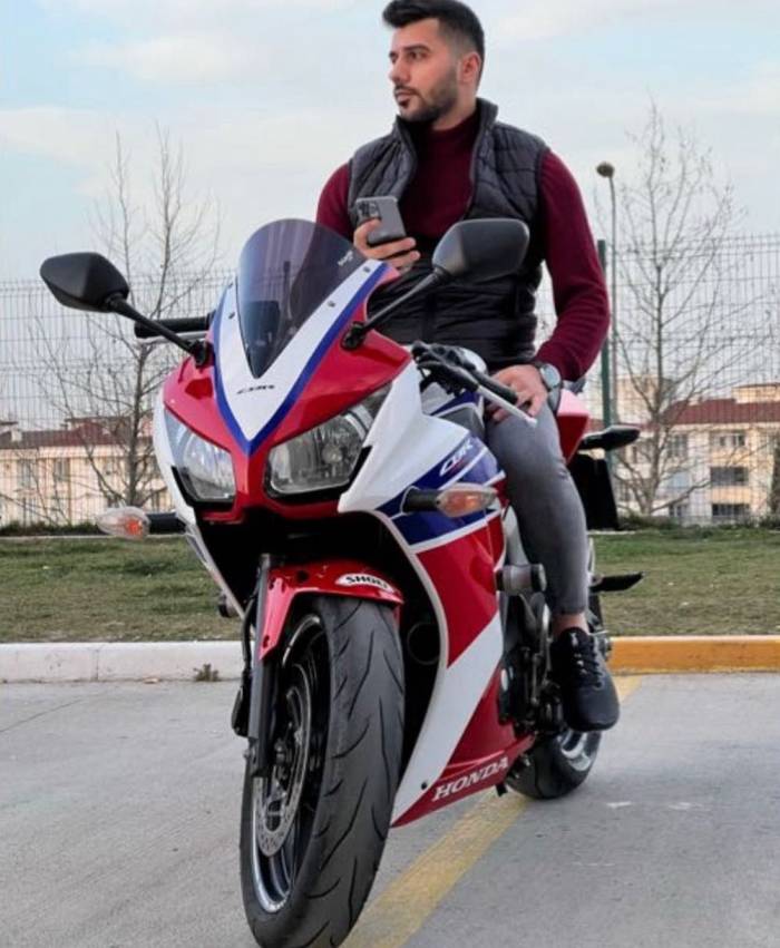 Motosikletli Saldırgan 2 Kişiyi Öldürdü