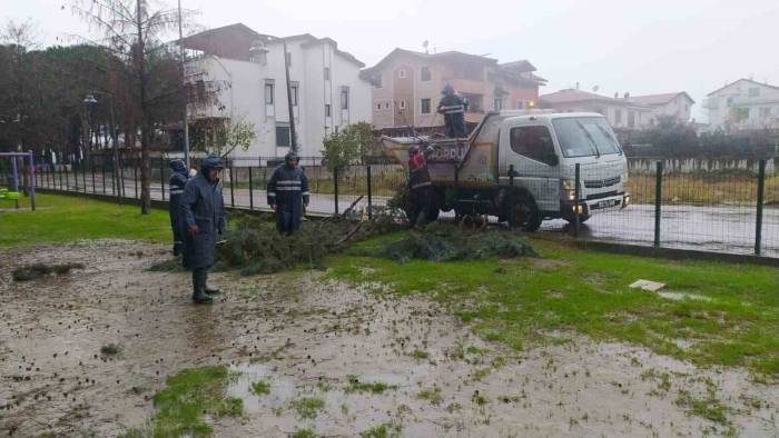 Ordu’da Fırtına 12 Çatıyı Uçurdu