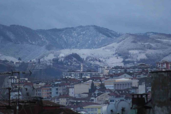 Ordu’nun Yüksek Kesimlerinde Kar Yağışı Etkili Oldu