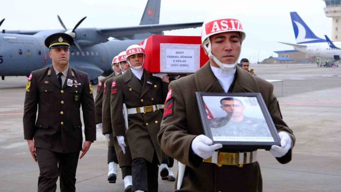 Mardin, Şehidini Son Yolculuğuna Uğurladı