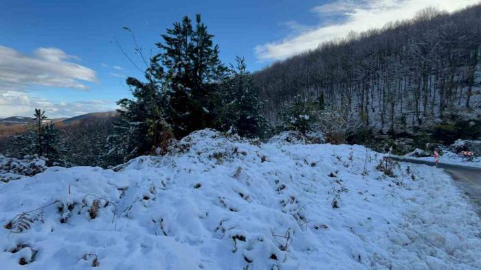 Sinop’ta Yüksek Kesimlerde Kar Yağışı Etkili Oldu