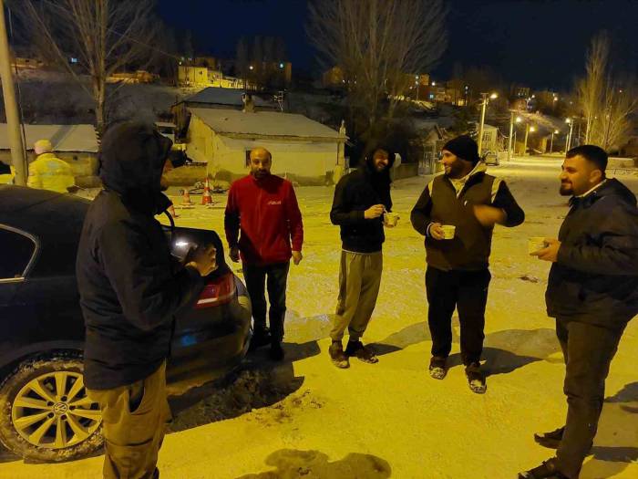 Aşkale Belediyesi Çorba İkram Etti