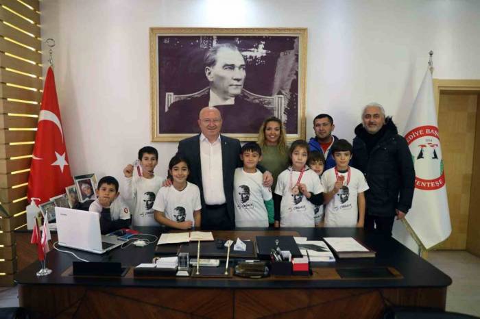 Başkan Gümüş, “Geleceğin Şampiyonlarını Yetiştiriyoruz”