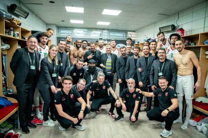 P. Karşıyaka Üst Üste 8. Galibiyetini Aldı