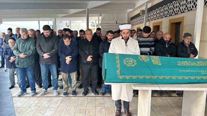 İstanbul’da Sokak Ortasında Kıskançlık Cinayeti: Sopayla Başına Defalarca Vurup Öldürdü