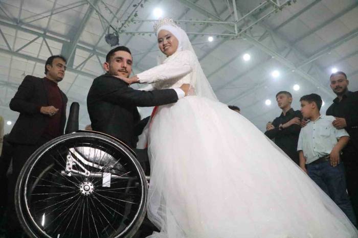 Sosyal Medyada Başlayan 13 Bin Kilometrelik Aşk Engel Tanımadı