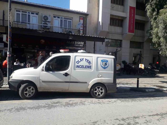 Kktc’de Döviz Bürosunu Soyup, Sahibini Öldüren Zanlılar Rum Kesimine Kaçtı