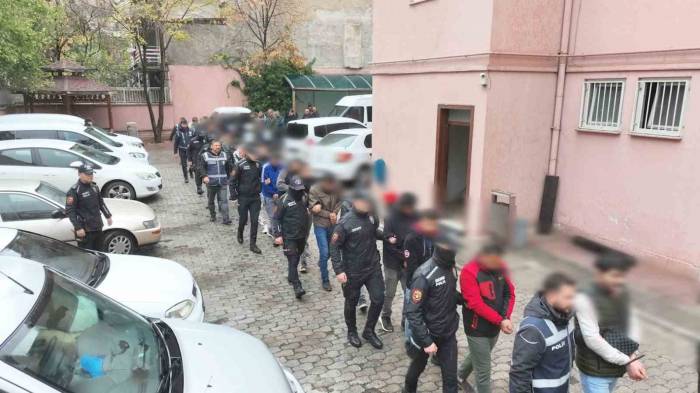 Konya’da Aranan 71 Şahıs Yakalandı