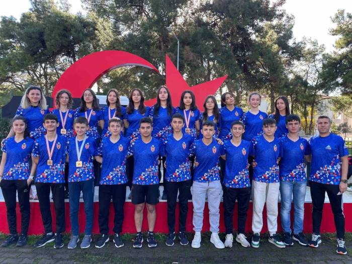 Oryantiring Sporcular Şehitler Anısına Yarıştı