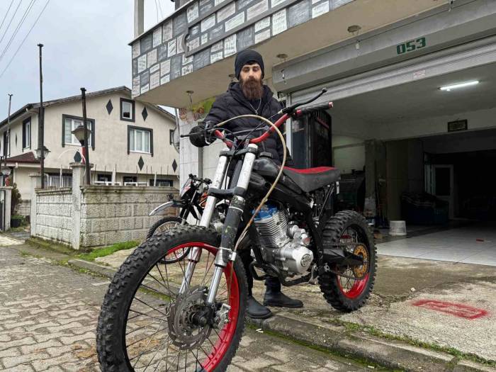 Kendi İmkanlarıyla Evinin Altında Dağ Motoru Yaptı