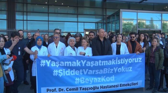 Okmeydanı Şehir Hastanesi’nde Saldırıya Uğrayan Doktorun Babası: “Canım Yanıyor”