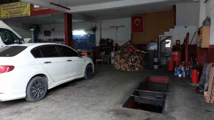 Oto Tamirciyi İşyerinde Adını Sorup Vurdular