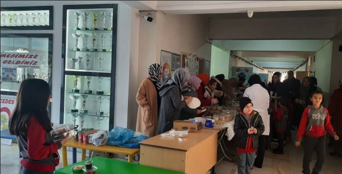 Minik Öğrencilerden Filistin’e 67 Bin 850 Tl Destek