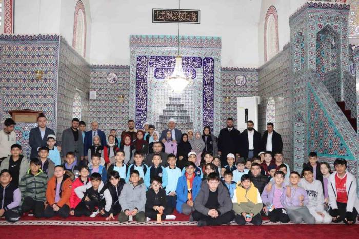 Altunkaya: “Bayrağımıza Sahip Çıkın”