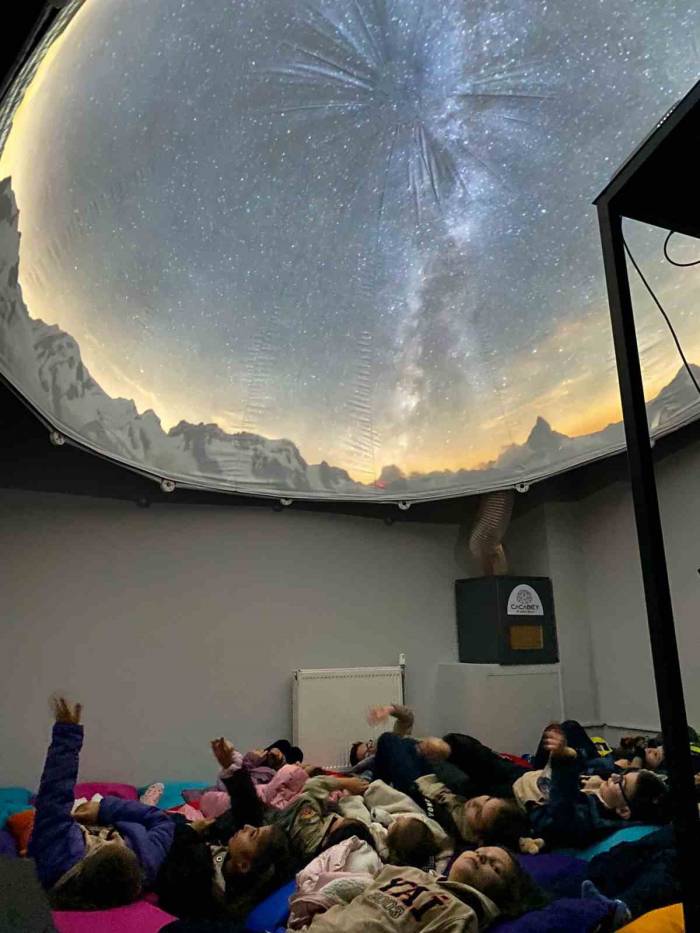 Çocukların Planetaryum Deneyimi