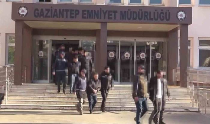 Gaziantep’te Milyonluk Dolandırıcılık Operasyonu: 8 Tutuklama