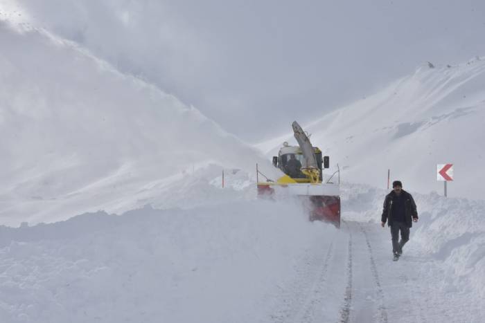 Hakkari’de Karla Mücadele Çalışması