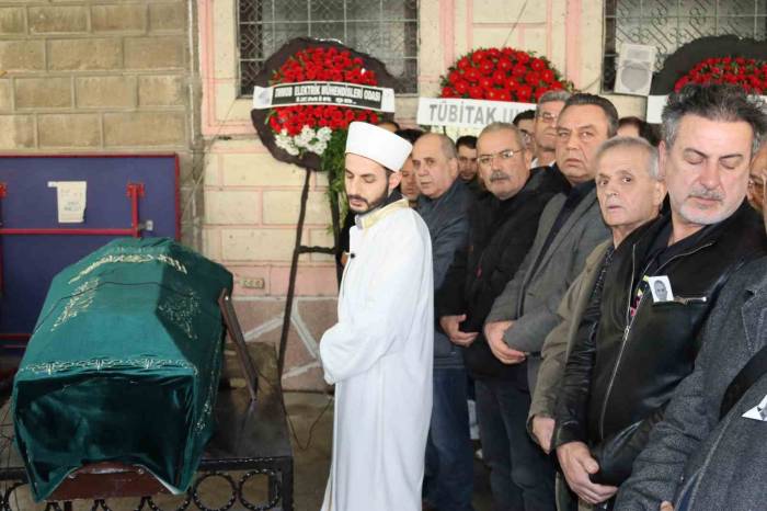 İzmir’de Öldürülen Öğretim Görevlisine Son Veda