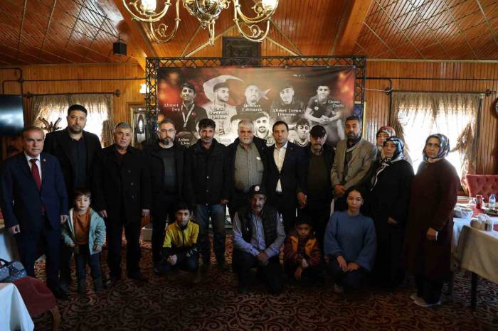 Deprem Şehidi Pehlivanların Yakınlarına Maddi Destek