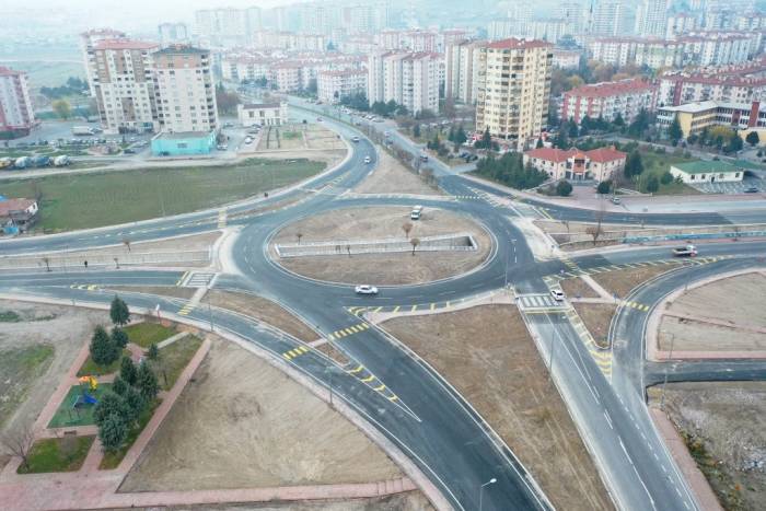 Başkan Çolakbayrakdar: “Asfaltta Da Tarihi Bir Rekor Kırmanın Haklı Gururunu Yaşıyoruz”