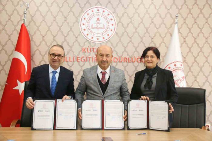 Kütahya Mem İle Turizm Ve Madencilik Şirketi Ve Patent Şirketi Arasında İş Birliği Protokolü