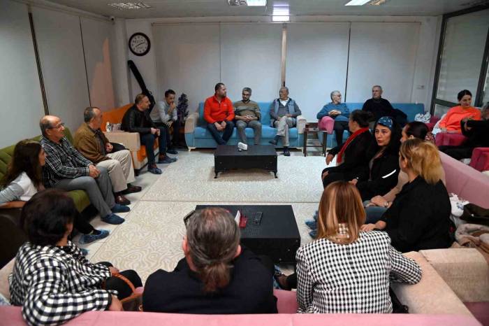 Manavgat’ta Huzurevi Sakinleri Türkülerle Eğlendi