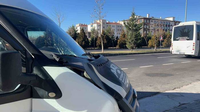Yolun Karşısına Geçemedi: Minibüsün Çarptığı Adam Hayatını Kaybetti