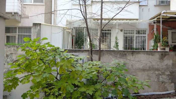 Pendik’te Polisten Kaçan Şahsın Evin Camında Asılı Kaldığı Olaya İlişkin Yeni Detaylar Ortaya Çıktı