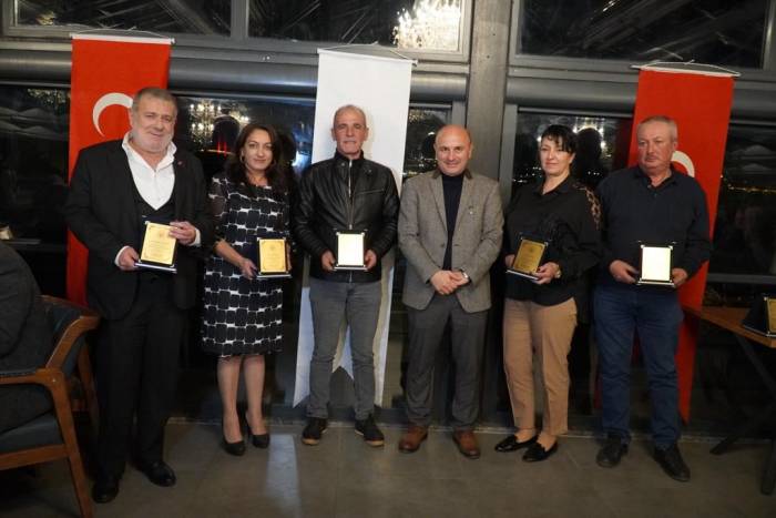 Altınova Belediyesi’nden Emekli Personele Vefa Gecesi