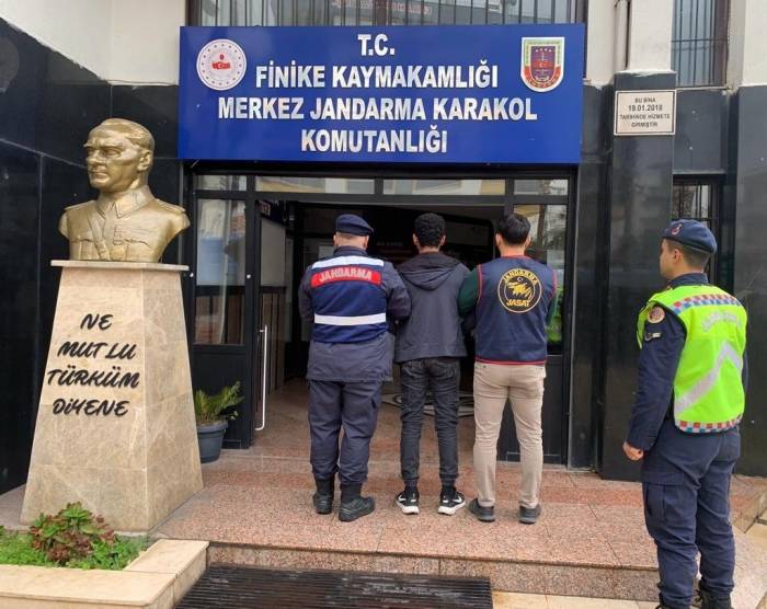 Kesinleşmiş Hapis Cezalarıyla Aranan 375 Şüpheli Yakalandı